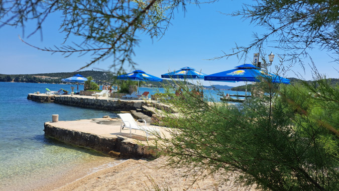 Pláž, Apartmány Štiz poblíž moře, Betina, Murter, Chorvatsko Betina