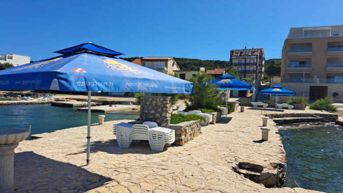 Pláž, Apartmány Štiz poblíž moře, Betina, Murter, Chorvatsko Betina