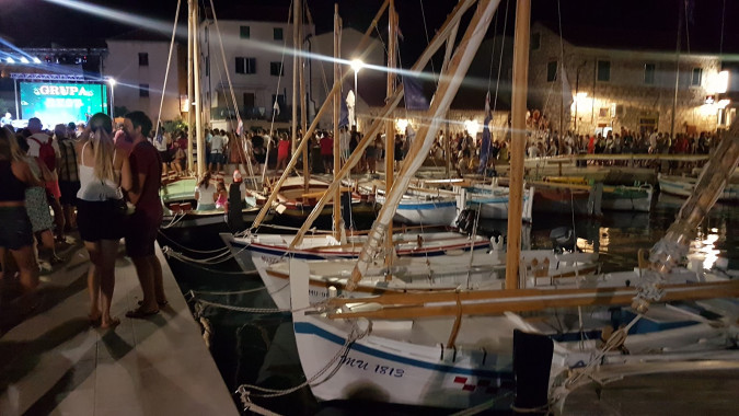 BETINA, Apartmani Štiz u blizini mora, Betina, Murter Betina