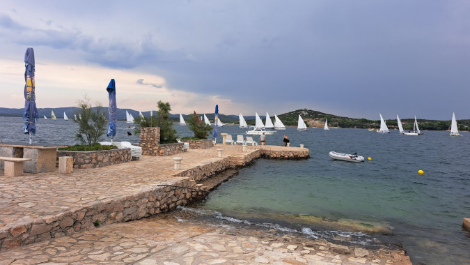 Kuća i vrt, Apartmani Štiz u blizini mora, Betina, Murter Betina