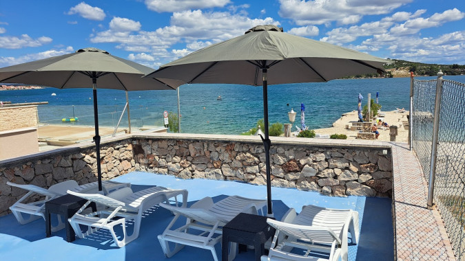 Kuća i vrt, Apartmani Štiz u blizini mora, Betina, Murter Betina