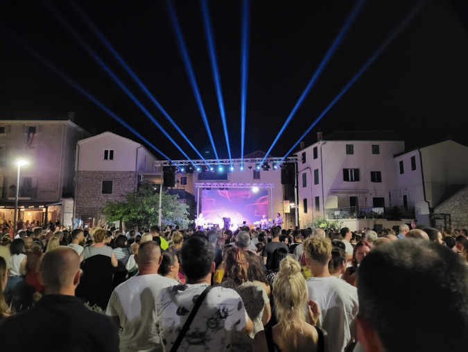 BETINA, Apartmani Štiz u blizini mora, Betina, Murter Betina