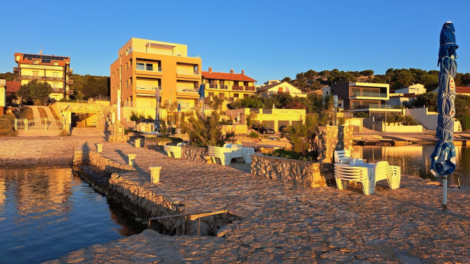 Pláž, Apartmány Štiz poblíž moře, Betina, Murter, Chorvatsko Betina